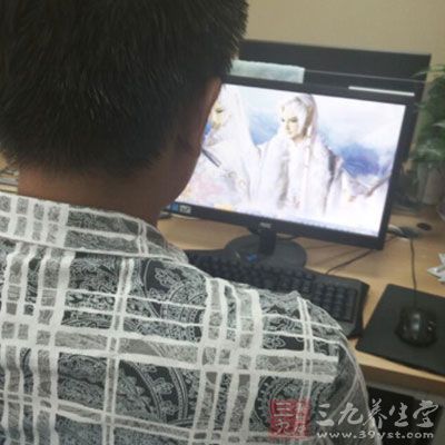 白天出汗过多的男性