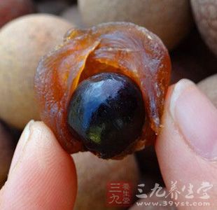 桂圆:喷洒硫变艳 桂圆:喷洒硫变艳