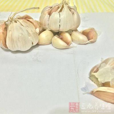 大蒜素具有良好的抗菌、抗癌、防癌，助消化的作用