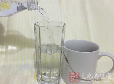 起床1大杯白开水