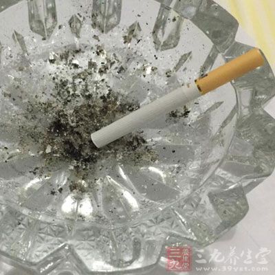 嗜烟酗酒，患功能障碍