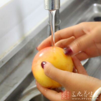 水果和蔬菜可能降低咽癌、喉癌、食道癌等多種癌癥的發(fā)生幾率。