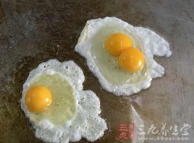 药物：鸡蛋黄适量