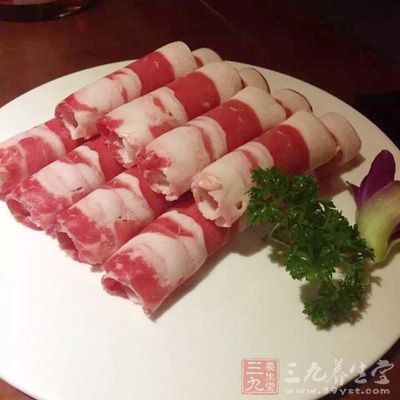 羊肉片1800克，冻豆腐4块，大白菜1棵