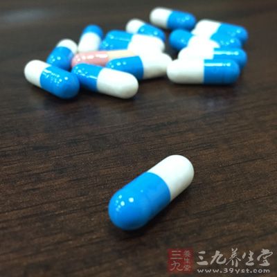 非特异性阴道炎：治疗原则在于纠正阴道酸碱度及局部应用抗生素