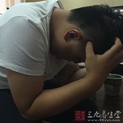 男性患上抑郁症以后导致的自杀倾向也要比女性更为的严重