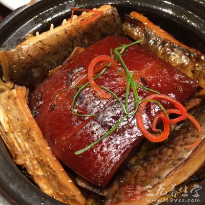 疲劳的时候不宜将鸡、鱼、肉、蛋等大吃一通。 疲劳的时候不宜将鸡、鱼、肉、蛋等大吃一通。