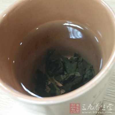 黑茶清热利尿，其代表为：普洱、旧六安