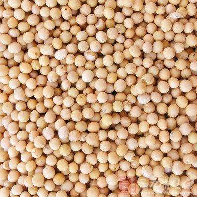 黄豆的吃法要讲究，以便利用于植物蛋白的吸收。