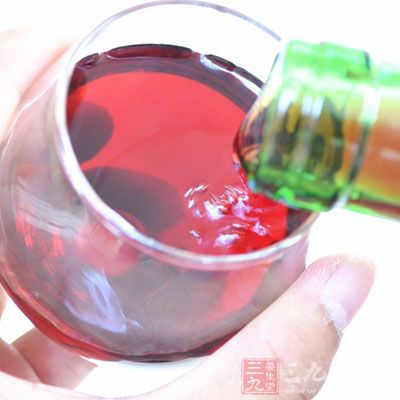 飲酒過(guò)多或嗜酒可使性腺中毒