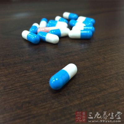 误认为是皮肤过敏等，乱用药物