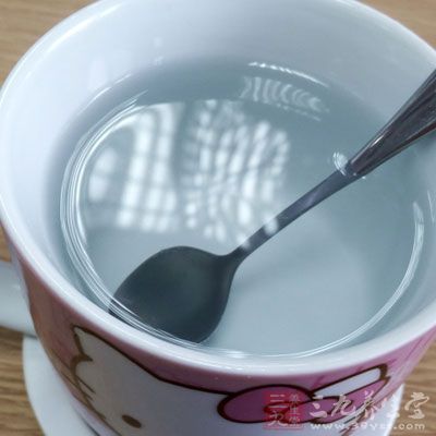 口渴时不可硬忍