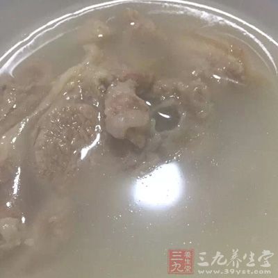 用当归和羊肉一起煮烂