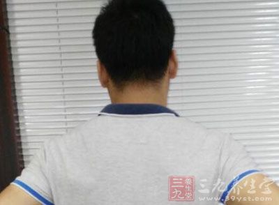 男人護(hù)膚 教你如何祛痘不留痕