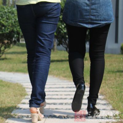 冬天晒太阳有两个黄金时间,即上午9点到10点和下午4点到5点 冬天晒太阳有两个黄金时间,即上午9点到10点和下午4点到5点