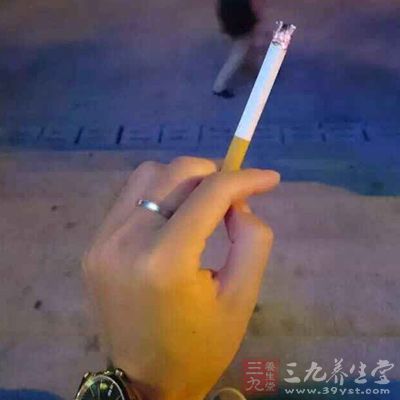 改變抽煙、酗酒等不良習(xí)慣。它們會(huì)加速肺、肝等部位的細(xì)胞異變，誘發(fā)。