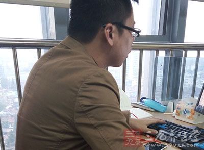 搞定坐姿高效工作 搞定坐姿高效工作