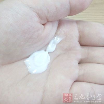 洁面是皮肤保养重要的一环