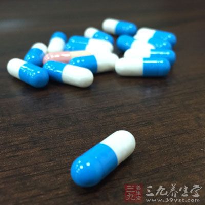 长期服用或大剂量服用一些消炎镇痛药物