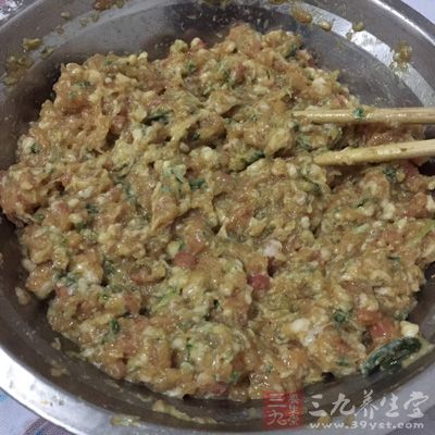 甜面酱，黄豆酱，猪肉馅250克，葱段，蒜末，料酒