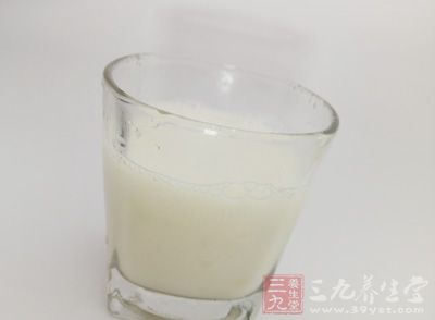 阻碍钙质的吸收，吃多了会影响骨骼的发育