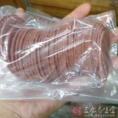 多摄取碱性食品、碱性饮品，保持碱性体质