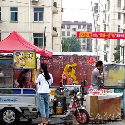 调查年轻人早餐现状 常吃路边摊比例较高(2)