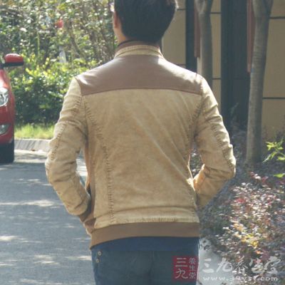 男性患胃病的数量明显高于女性,成为主流发病群体 男性患胃病的数量明显高于女性,成为主流发病群体