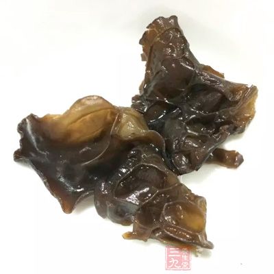 花枝100g，木耳10g，紅人片10g