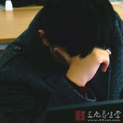 久坐的危害甚于烟酒 久坐的危害甚于烟酒