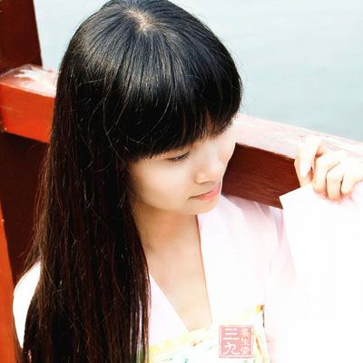 牡丹30克,甘松1克。将药捣为细末,每洗衣、后泽水3克 牡丹30克,甘松1克。将药捣为细末,每洗衣、后泽水3克