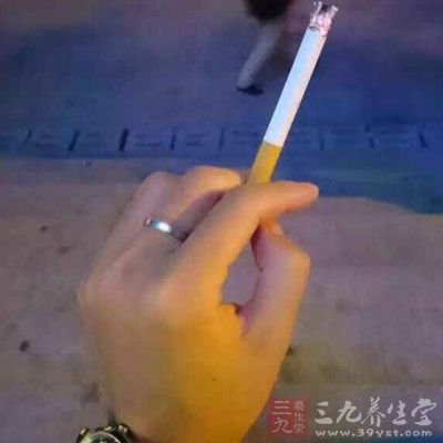 吸烟会增加患心血管病、肺癌和呼吸器官疾病的风险 吸烟会增加患心血管病、肺癌和呼吸器官疾病的风险