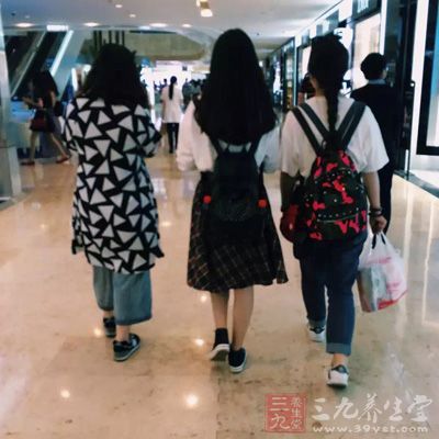 但女人不同，她们更期待继续逛