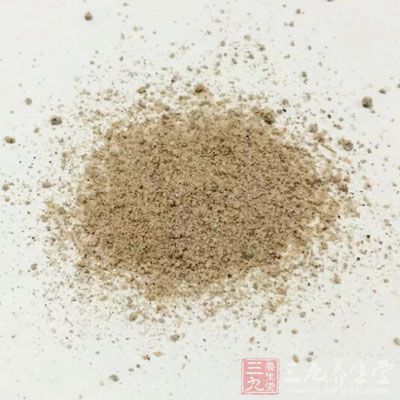 取白胡椒10克研為細(xì)末