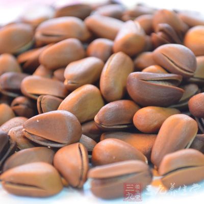 坚果富含元素硒，它可是癌症的克星