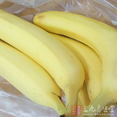 香蕉去皮，直接捣成香蕉泥