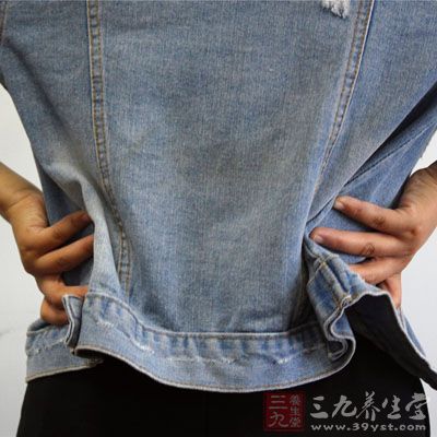 衣服下摆塞入腰中可以很好的预防寒冷