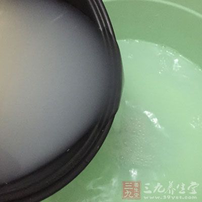 巧用淘米水 巧用淘米水