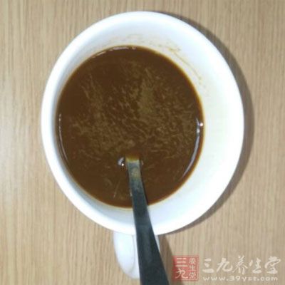 00以一杯健康矿泉水代替午茶与咖啡等提神饮料，这样能够提神醒脑