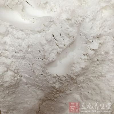 白豆蔻15g，面粉1000g，酵母50g