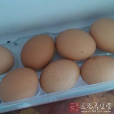 肉末50克,鸡蛋一只,葱花少许