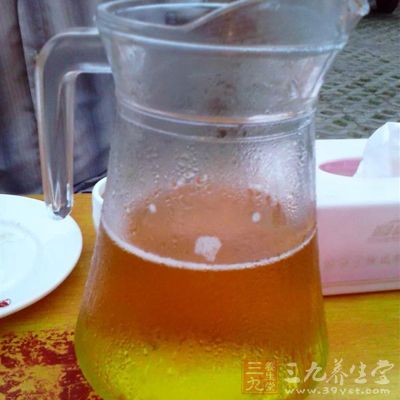 其实啤酒还具有一定的美容功效