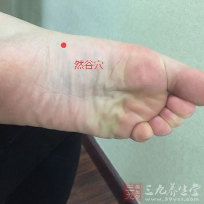 糖尿病患者在日常养生中应该多对然谷穴进行按摩