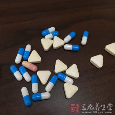 药物治疗是中度以上抑郁发作的主要治疗措施