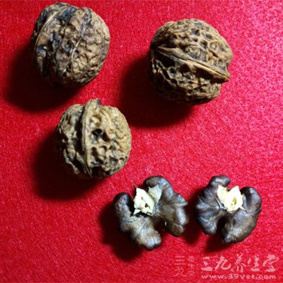 配方： 核桃仁50克，粳米80克。