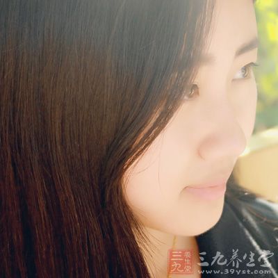 日咽唾液三百口,一生活到九十九。 日咽唾液三百口,一生活到九十九。