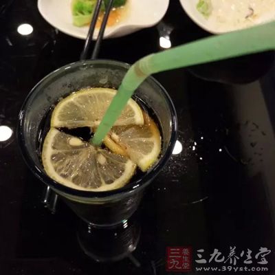 蜂蜜+柠檬水每天早上起来