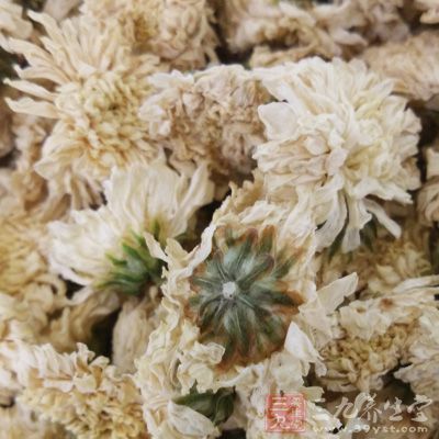 材料：草决明3钱，菊花3钱，甘草5分