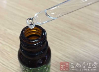 柠檬精油经过调配过后可以用来预防感冒的