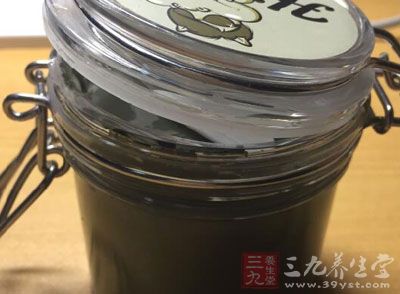 早晨起床后脸部浮肿